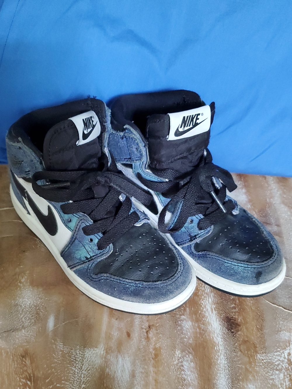 Nike Air Jordan 1 Retro High Top (Toddler)